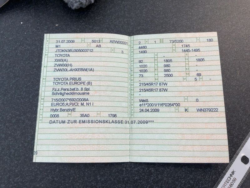 Toyota Prius 1.8 Life — zdjęcie 15