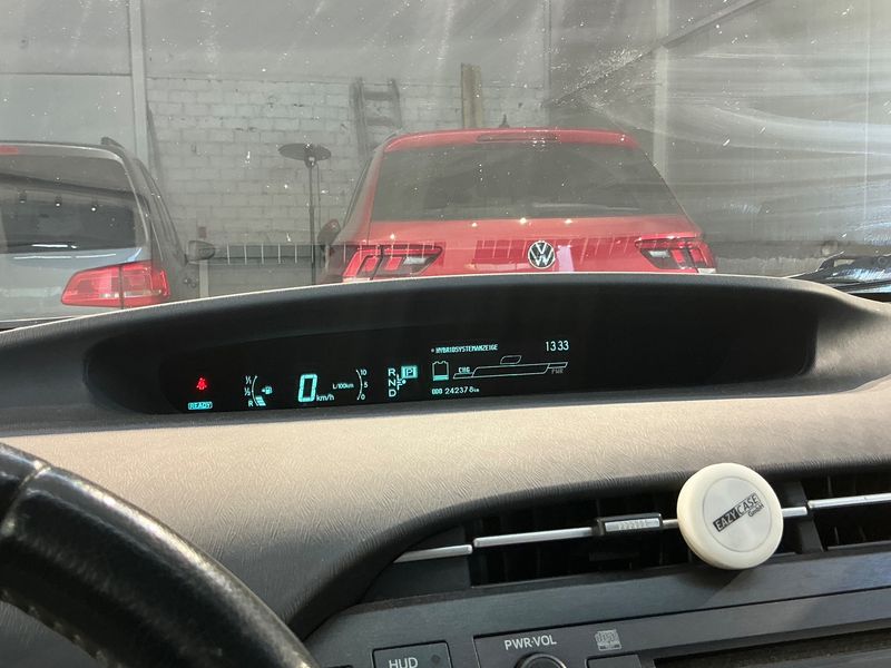 Toyota Prius 1.8 Life — zdjęcie 13