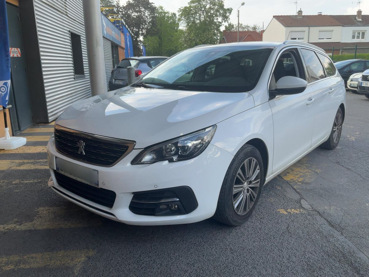 Peugeot 308 2017 — photo 1