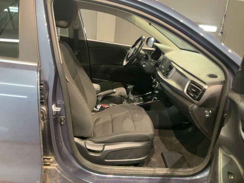 Kia Rio 1.0 TGDI Spirit — zdjęcie 11