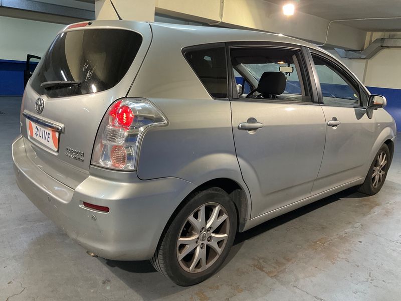 Toyota Corolla Verso 2.2 D-4D Terra — zdjęcie 2