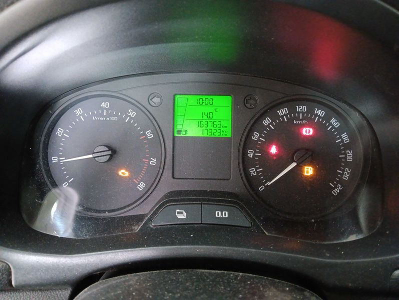 Skoda Fabia 1.2 Happy — zdjęcie 12