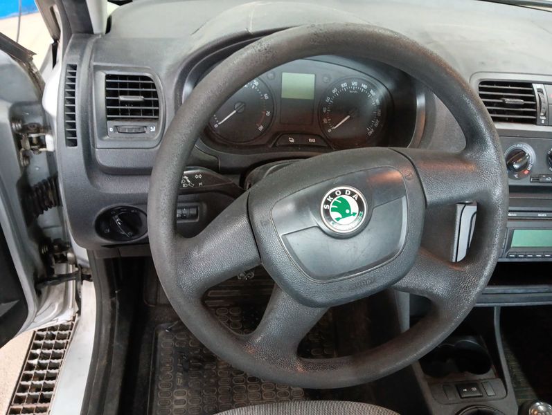 Skoda Fabia 1.2 Happy — zdjęcie 18