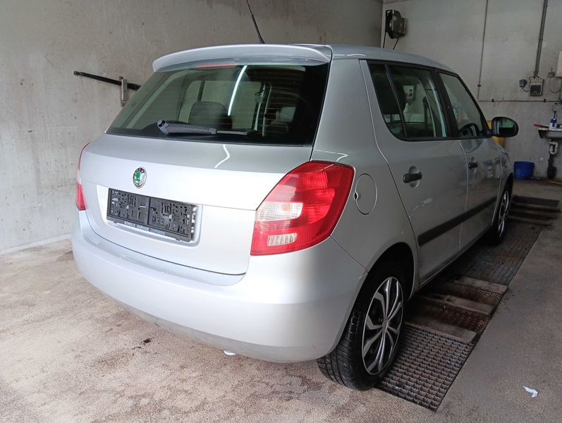 Skoda Fabia 1.2 Happy — zdjęcie 5