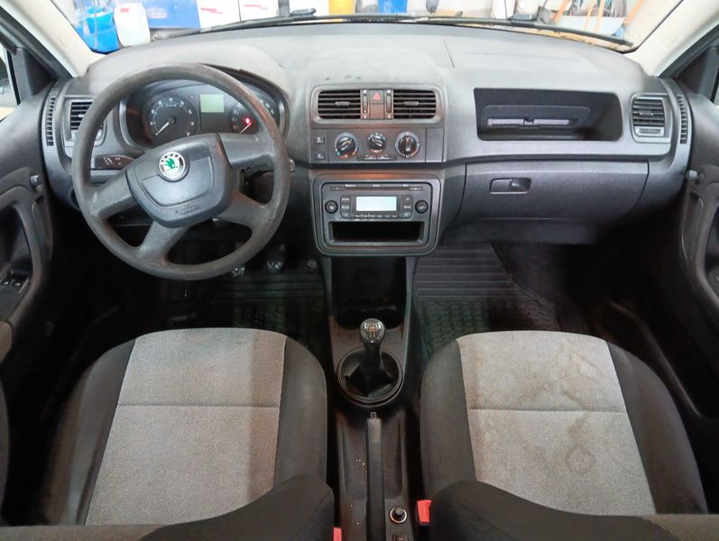 Skoda Fabia 1.2 Happy — zdjęcie 11