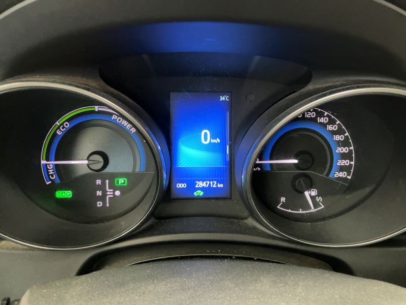 Toyota Auris Touring Sports 1.8 Hybrid Design — zdjęcie 13