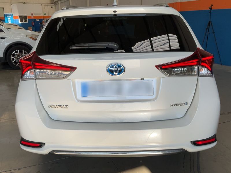 Toyota Auris Touring Sports 1.8 Hybrid Design — zdjęcie 5