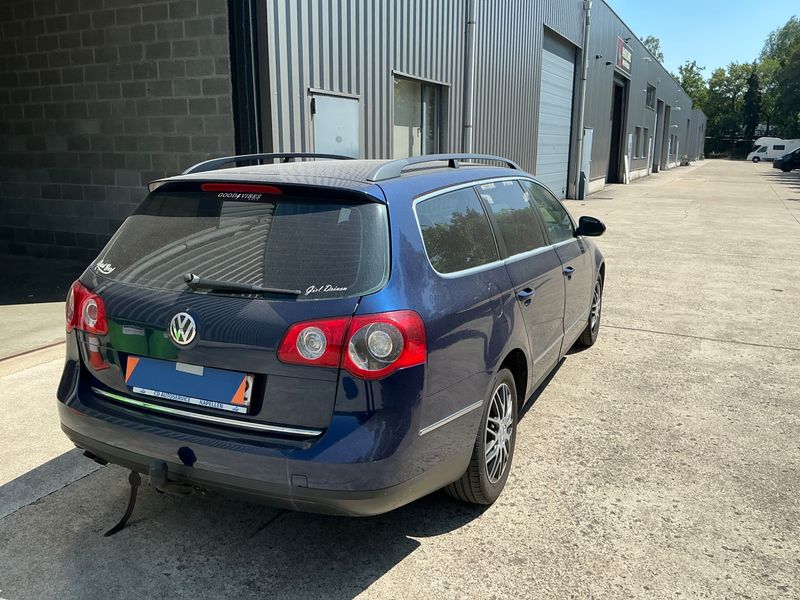Volkswagen Passat 1.9 TDI Comfortline 2006 – снимка 2
