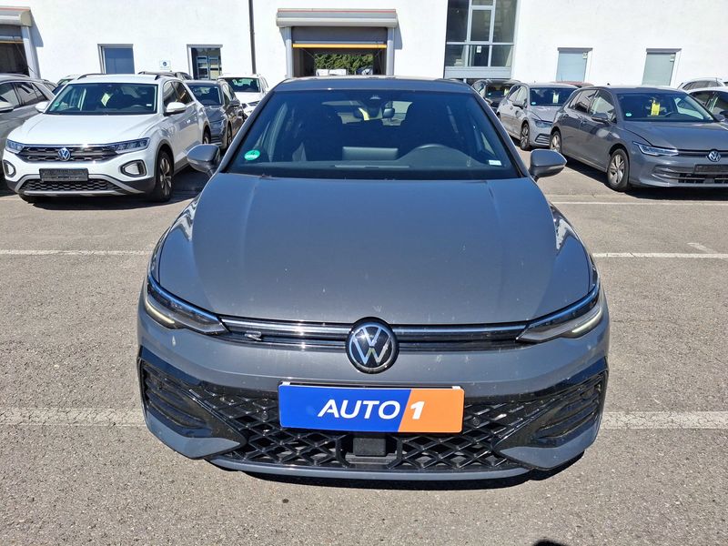 Volkswagen Golf VIII 1.5 eTSI R Line — zdjęcie 7
