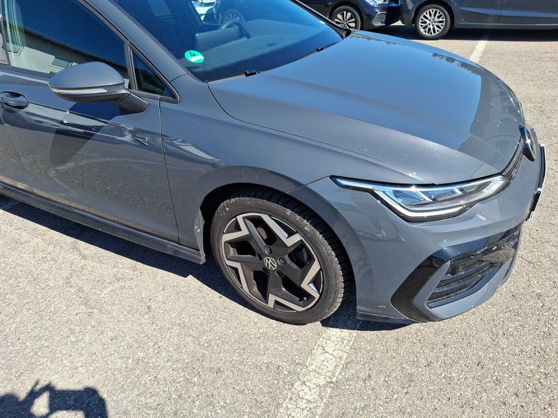 Volkswagen Golf VIII 1.5 eTSI R Line — zdjęcie 6