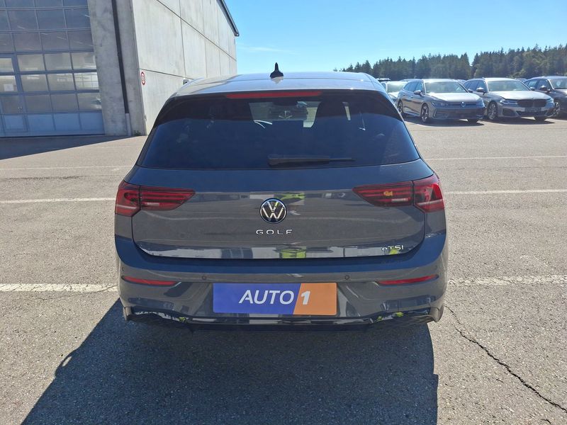 Volkswagen Golf VIII 1.5 eTSI R Line — zdjęcie 4