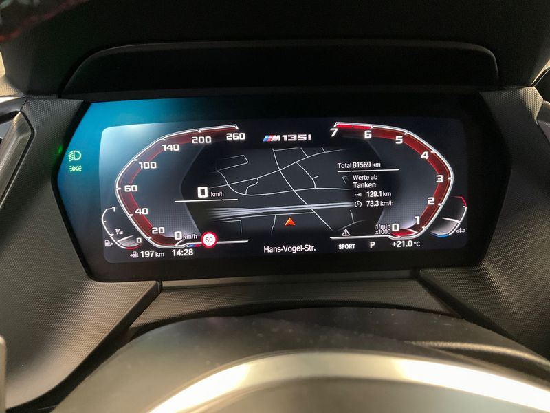 BMW 1er M135i xDrive — zdjęcie 13