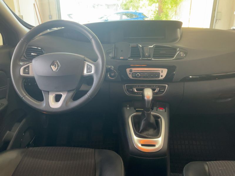 Renault Grand Scenic 1.5 dCi BOSE Edition 2012 – снимка 17