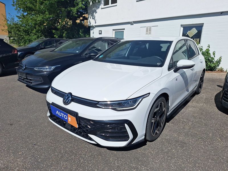 Volkswagen Golf VIII 1.5 TSI R-Line — zdjęcie 1