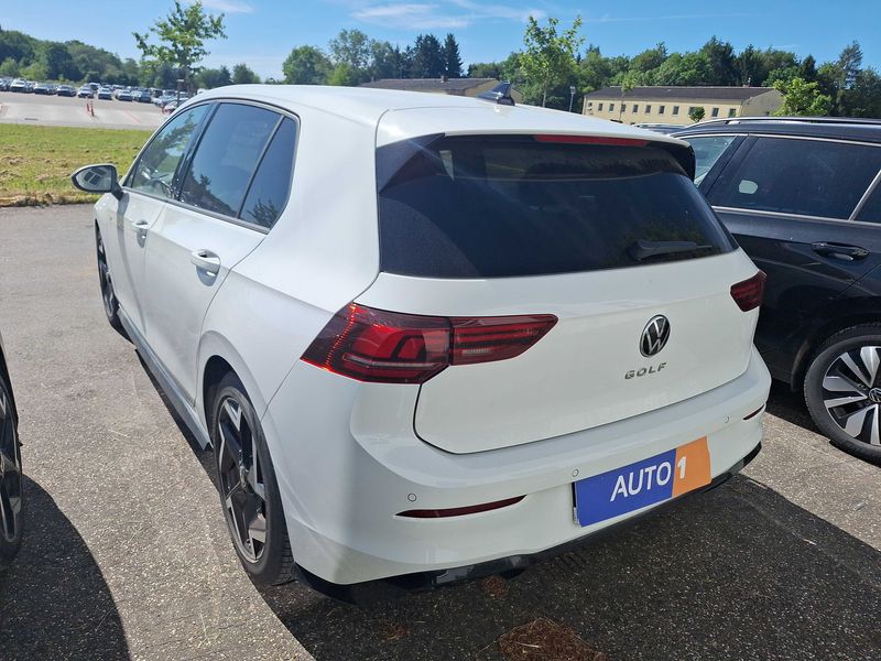 Volkswagen Golf VIII 1.5 TSI R-Line — zdjęcie 3