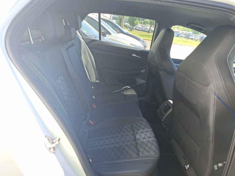 Volkswagen Golf VIII 1.5 TSI R-Line — zdjęcie 13