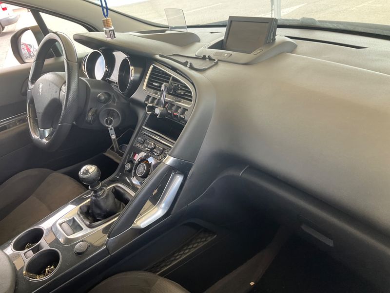 Peugeot 3008 1.6 HDi Allure 2011 – снимка 3