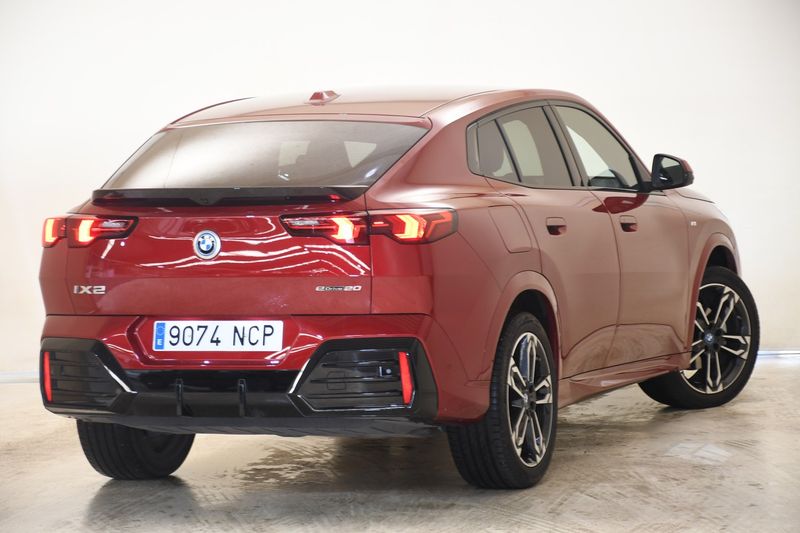 BMW iX2 eDrive20 M Sport — zdjęcie 4