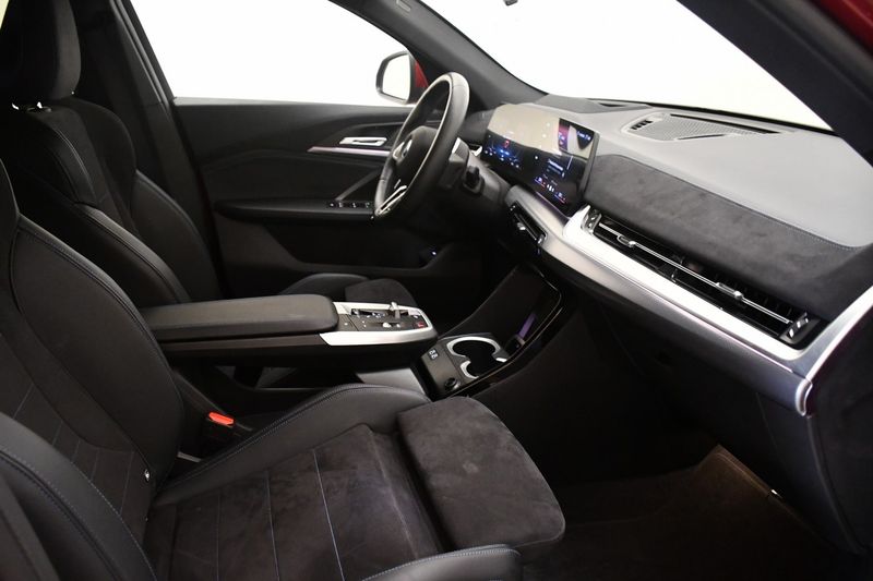 BMW iX2 eDrive20 M Sport — zdjęcie 10