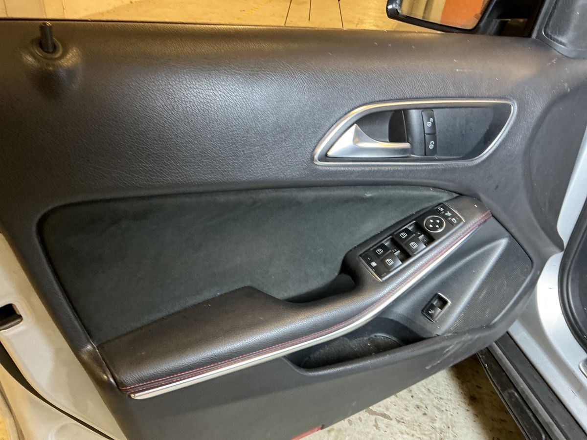 Mercedes-Benz GLA-Klasse 2019 — photo 28