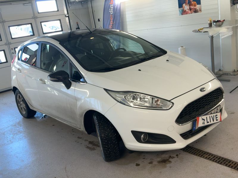 Ford Fiesta 1.0 EcoBoost Titanium — zdjęcie 8