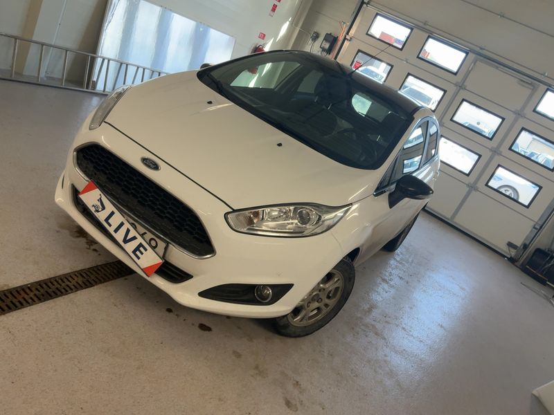 Ford Fiesta 1.0 EcoBoost Titanium — zdjęcie 1