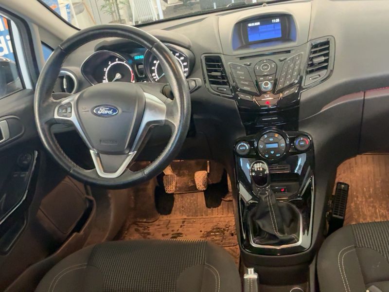 Ford Fiesta 1.0 EcoBoost Titanium — zdjęcie 12