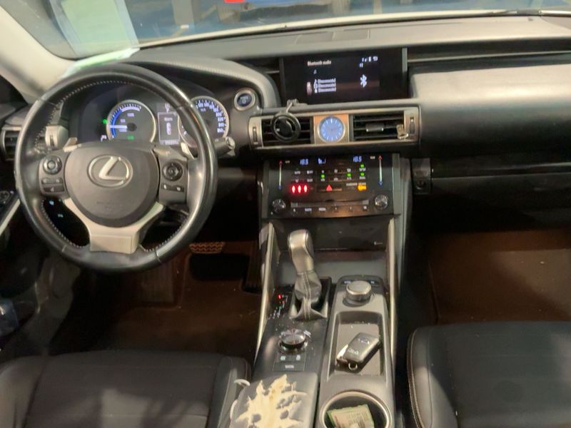 Lexus IS-Serie IS 300h Executive Line — zdjęcie 12