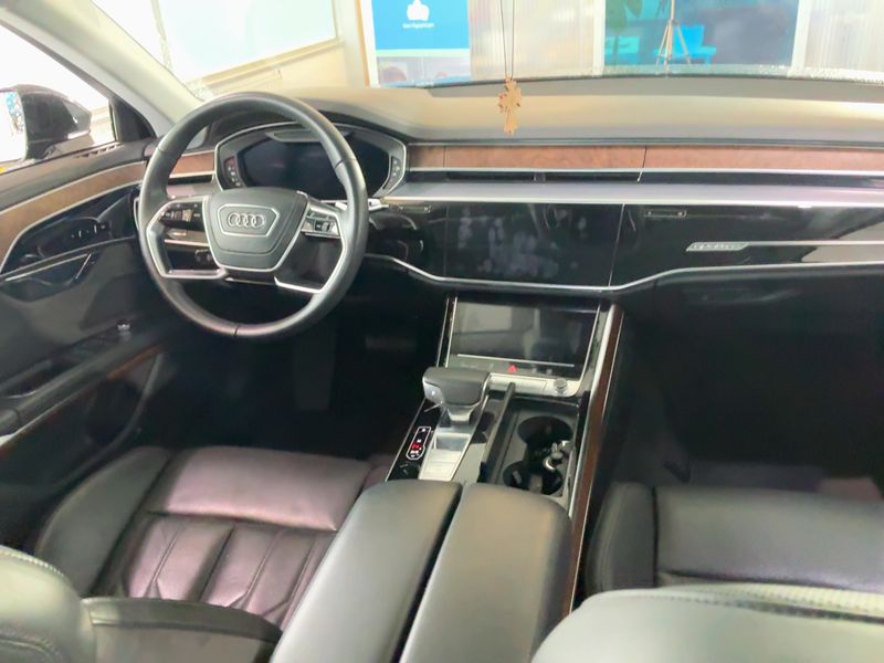 Audi A8 3.0 TFSI Mild-Hybrid 55 quattro — zdjęcie 12