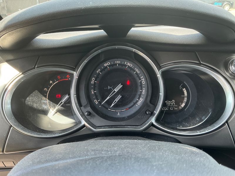 DS Automobiles DS3 1.6 Blue-HDi SoChic — zdjęcie 4