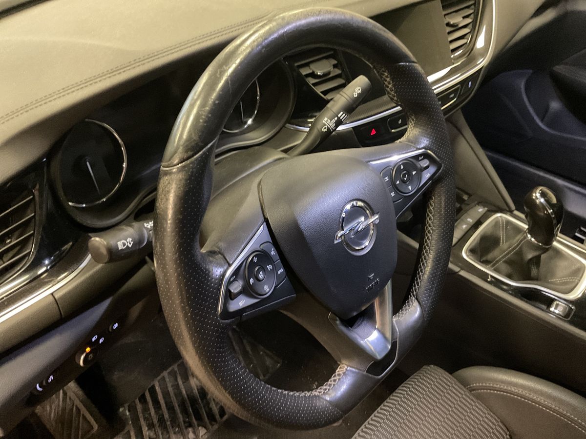 Opel Insignia 2021 — photo 35