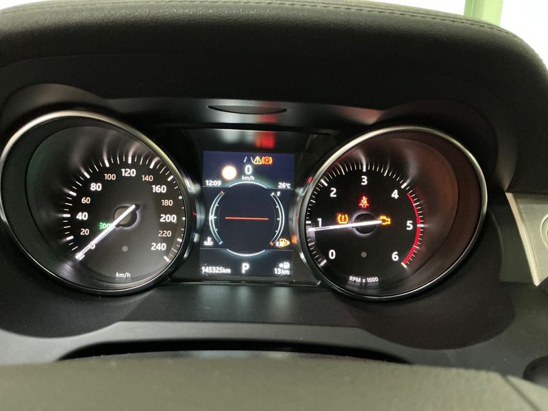 Land Rover Evoque 2.0 Td4 SE 2019 – снимка 26