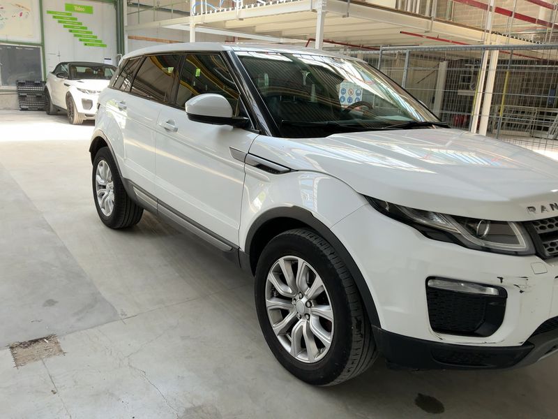 Land Rover Evoque 2.0 Td4 SE — zdjęcie 8