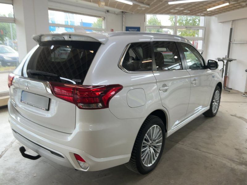 Mitsubishi Outlander 2.4 PHEV Spirit 4WD — zdjęcie 6