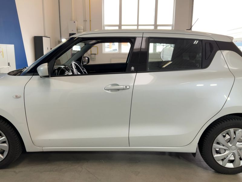 Suzuki Swift 1.2 DualJet Mild-Hybrid Avantage — zdjęcie 4