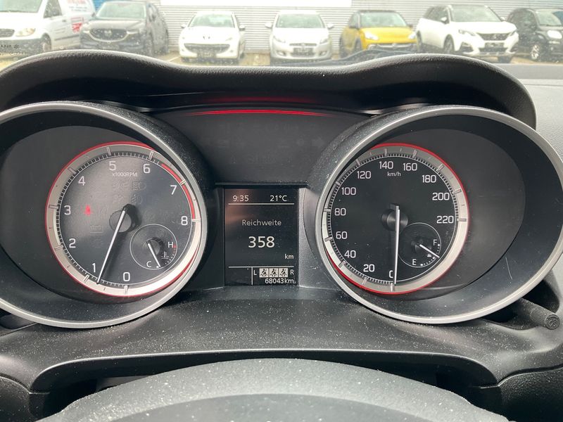Suzuki Swift 1.2 DualJet Mild-Hybrid Avantage — zdjęcie 13