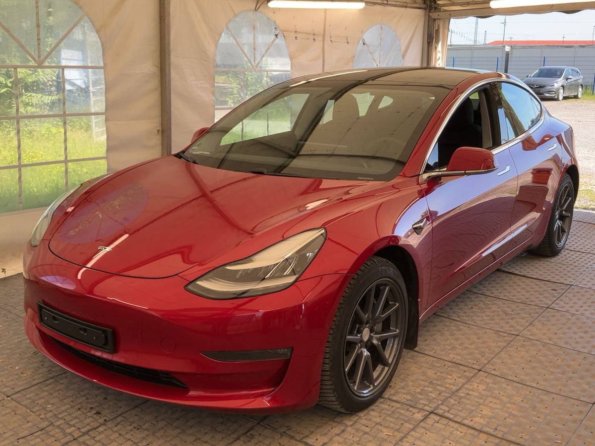 Tesla Model 2020