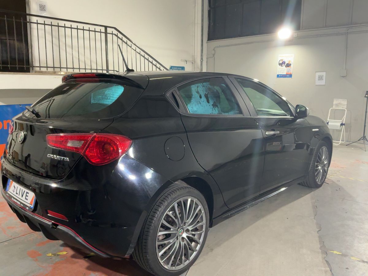 Alfa Romeo 2018 — photo 9