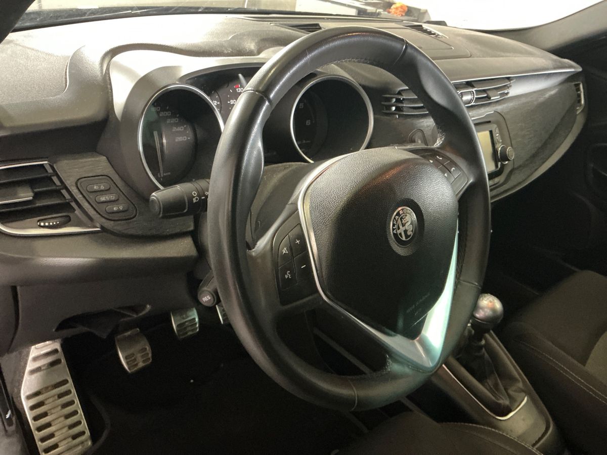 Alfa Romeo 2018 — photo 33