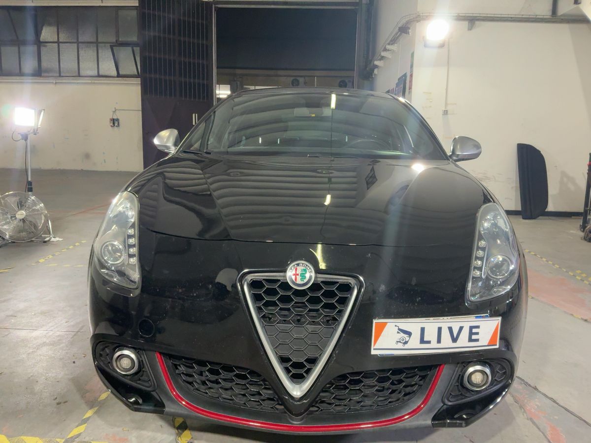 Alfa Romeo 2018 — photo 15