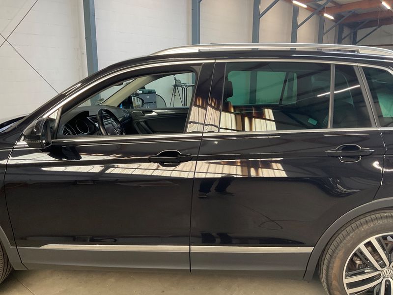 Volkswagen Tiguan 2.0 TDI Highline 4Motion BlueMotion Tech — zdjęcie 4