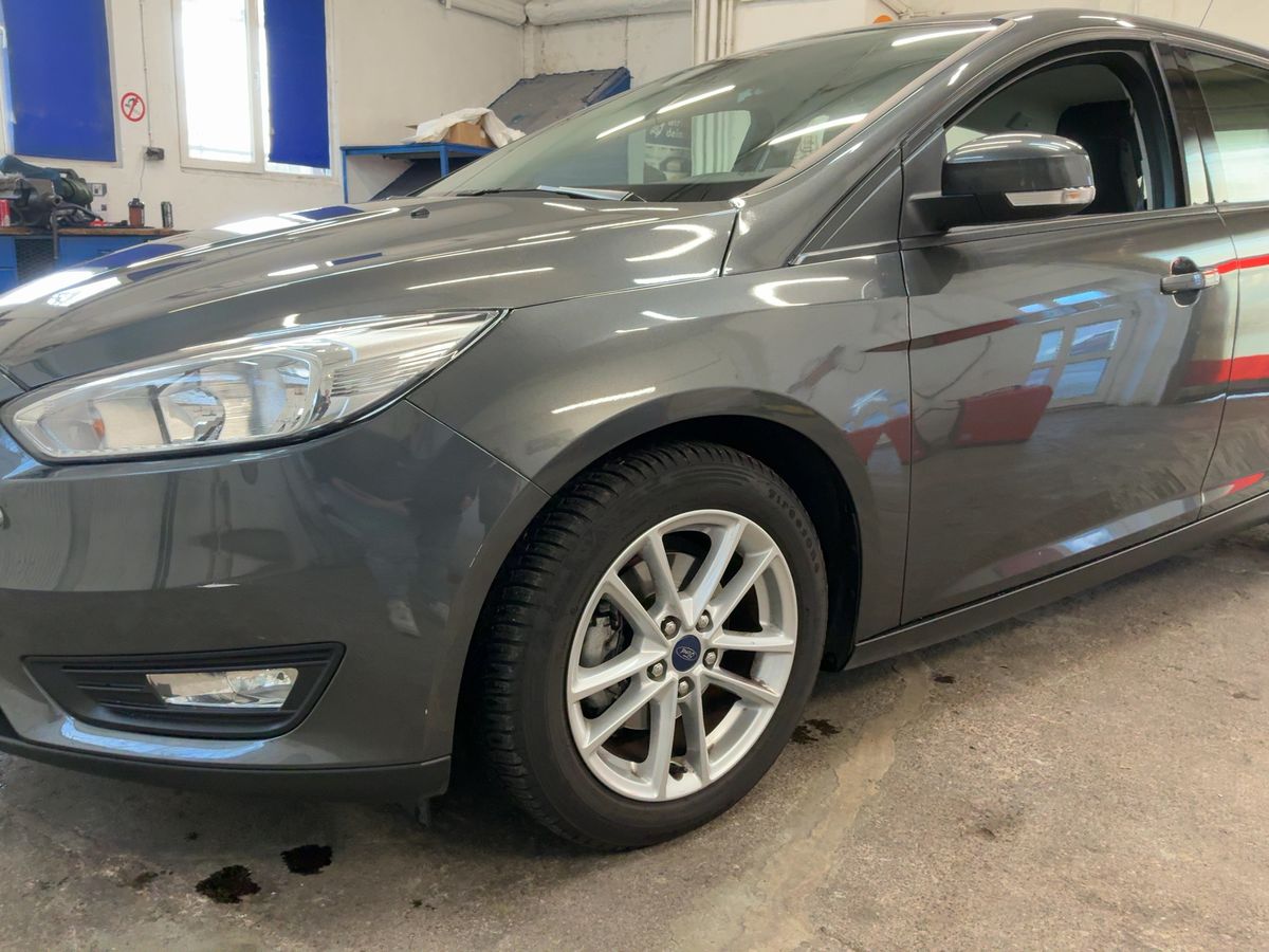 Ford Focus 1.6 Ti-VCT Business