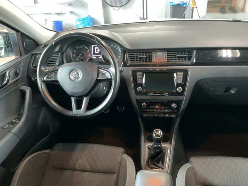 Skoda Rapid Spaceback 1.2 TSI Emotion Plus — zdjęcie 12