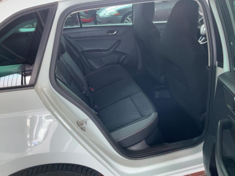 Skoda Rapid Spaceback 1.2 TSI Emotion Plus — zdjęcie 14