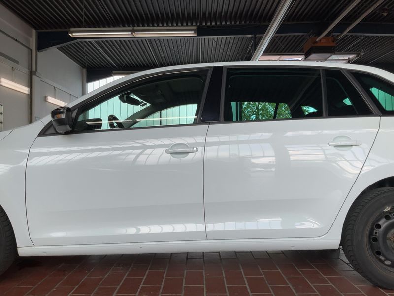 Skoda Rapid Spaceback 1.2 TSI Emotion Plus — zdjęcie 4
