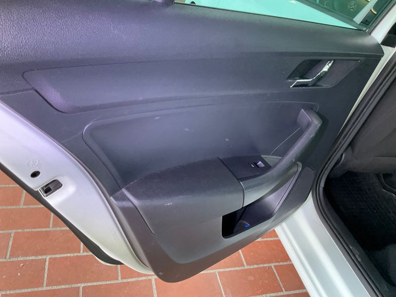 Skoda Rapid Spaceback 1.2 TSI Emotion Plus 2015 – снимка 44