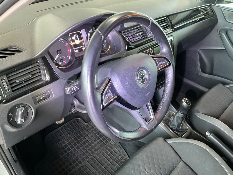 Skoda Rapid Spaceback 1.2 TSI Emotion Plus 2015 – снимка 35