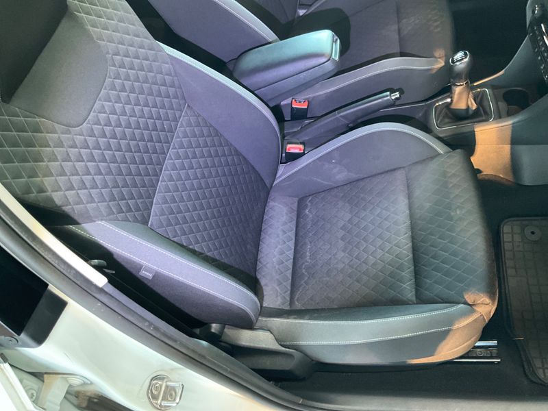 Skoda Rapid Spaceback 1.2 TSI Emotion Plus 2015 – снимка 46