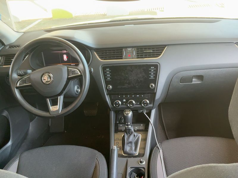 Skoda Octavia 2.0 TSI Scout 4x4 — zdjęcie 12