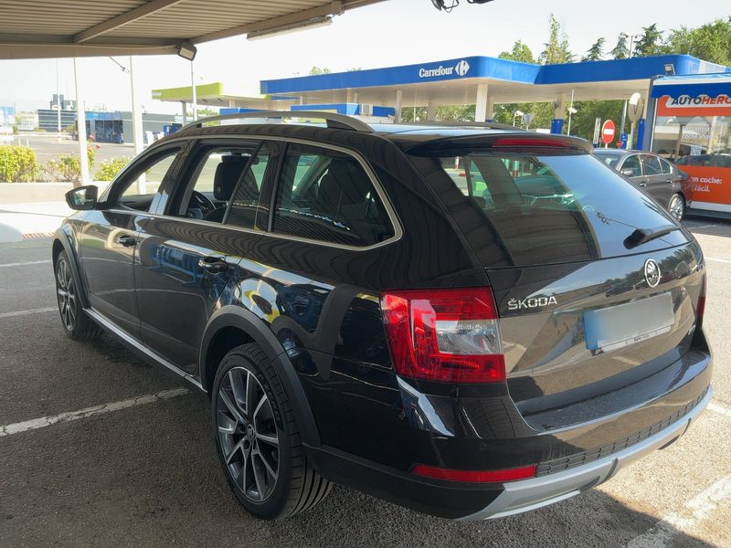 Skoda Octavia 2.0 TSI Scout 4x4 — zdjęcie 3